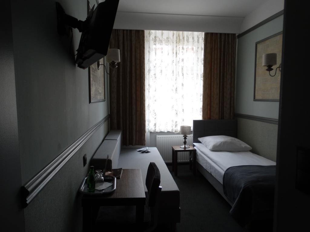 Hotel W Starej Kamienicy Gniezno Esterno foto